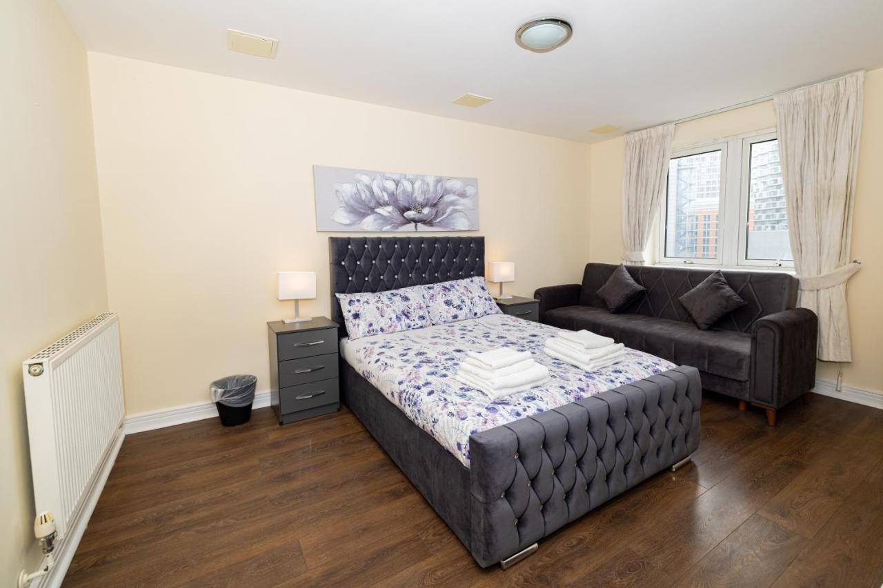 Two Bed Apartment Near Canary Wharf London Exterior photo