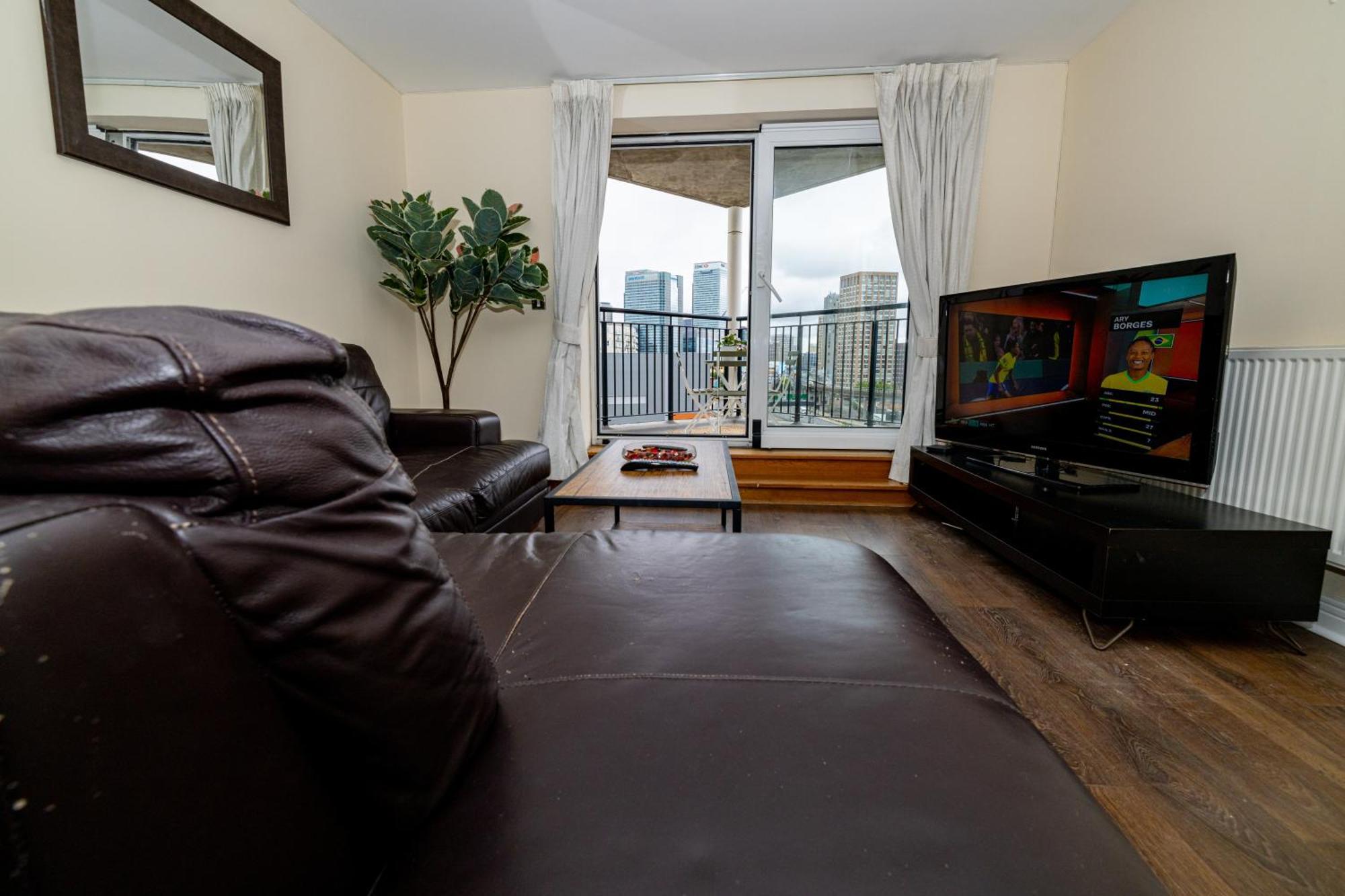 Two Bed Apartment Near Canary Wharf London Exterior photo
