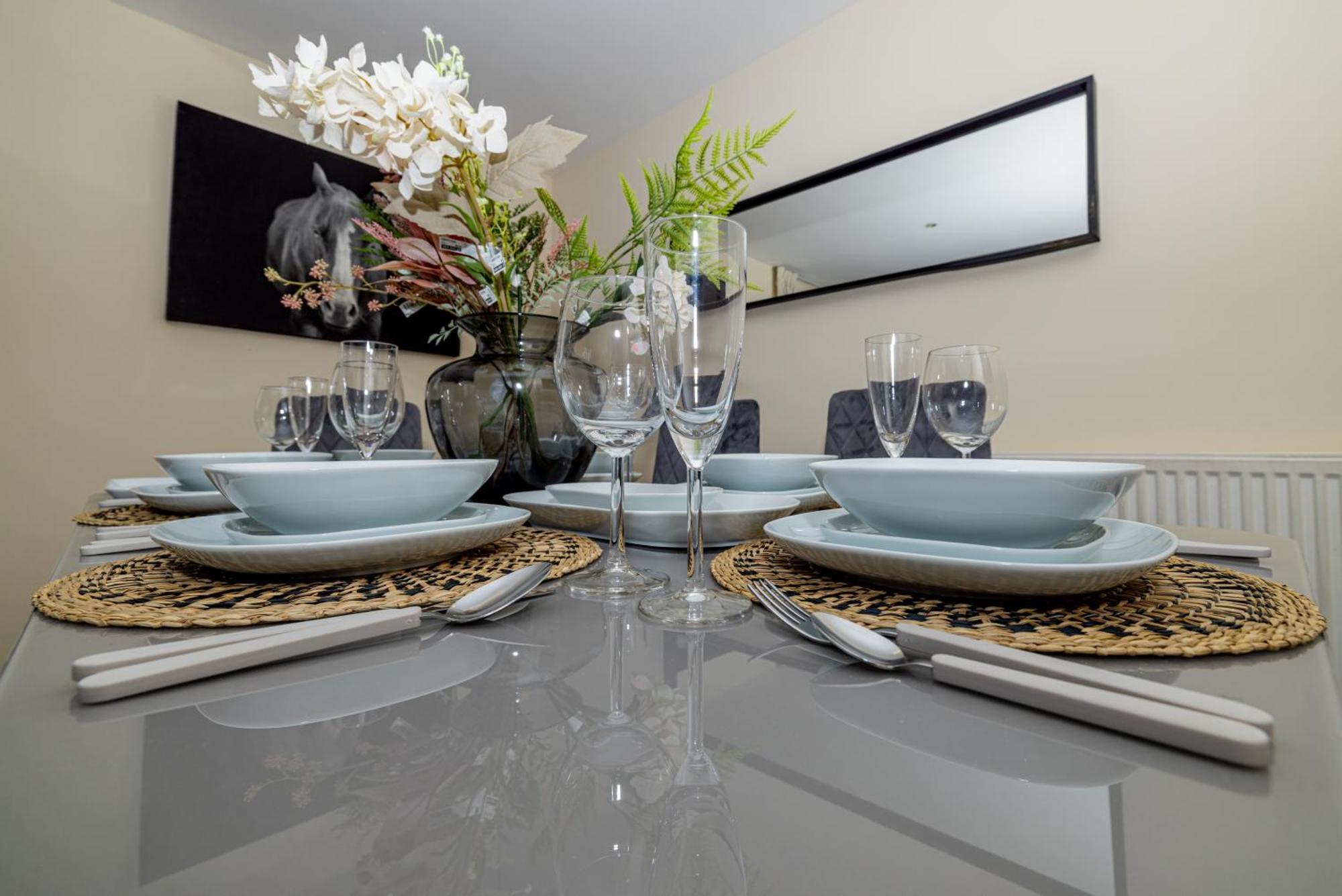 Two Bed Apartment Near Canary Wharf London Exterior photo